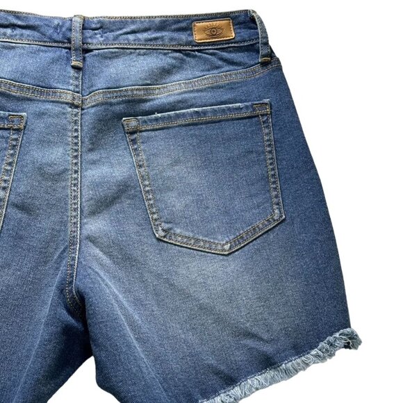 Sofia Jeans by Sofia Vergara Lila Easy Short Destructed Hem Medium Wash Denim Sh - Picture 4 of 6